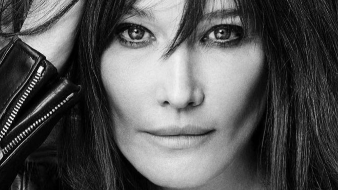 Carla Bruni: "ho avuto un tumore al seno"