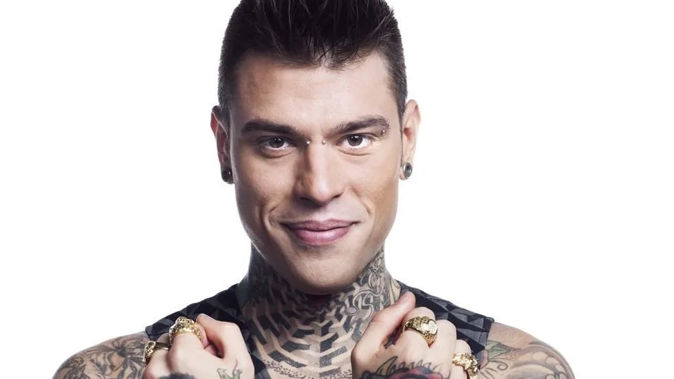 Le condizioni di salute di Fedez sembrano essere migliorate e l’ipotesi di una sua dimissione in giornata si fa più vicina.