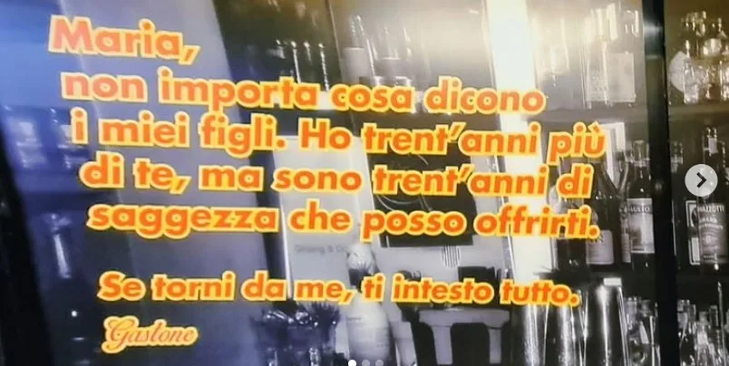 Milano, un cartellone fa discutere il web: “Torna a casa e ti intesto tutto”.