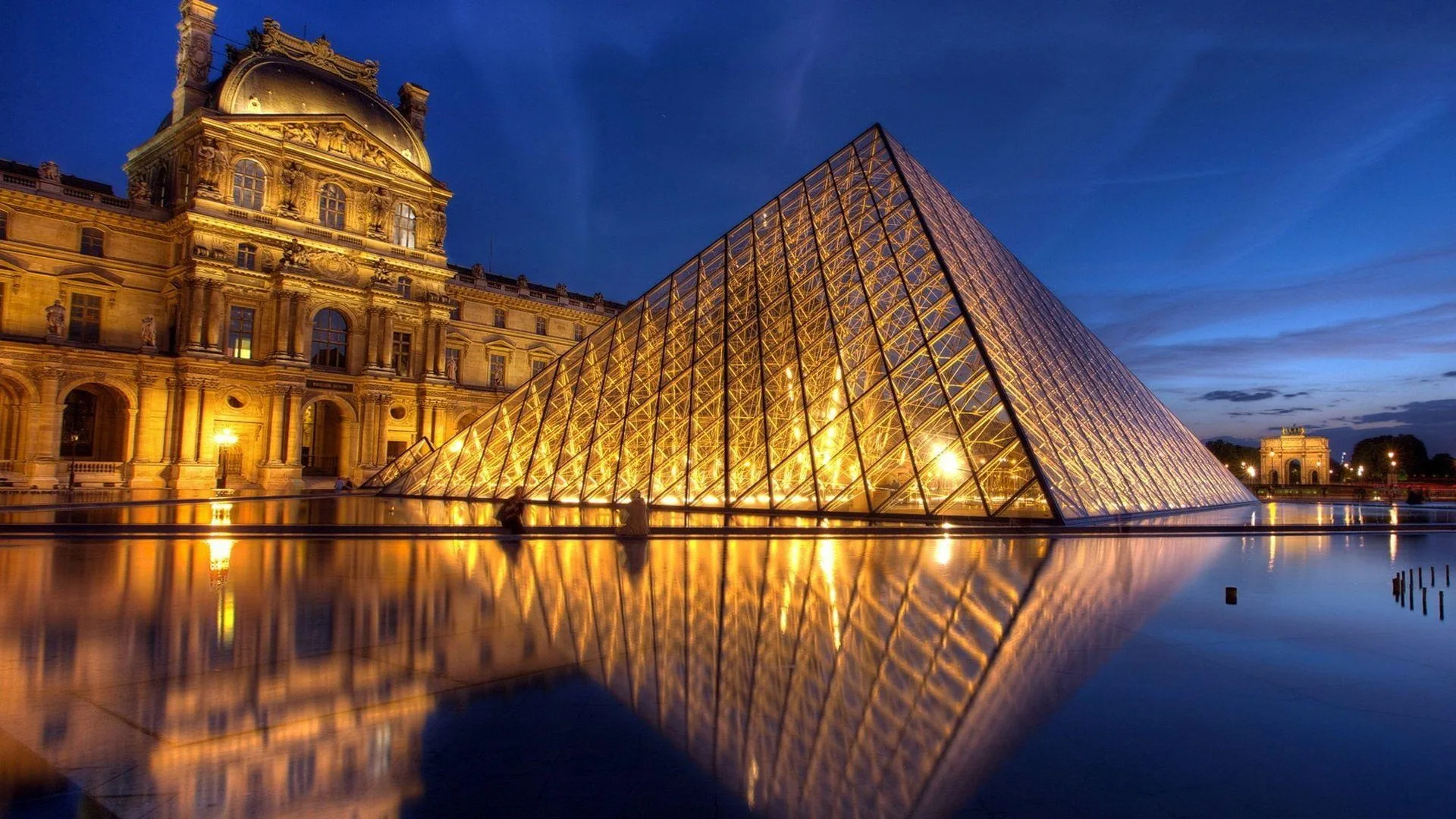 Allarme bomba al museo del Louvre a Parigi