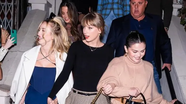 Taylor Swift a New York con Sophie Turner, Selena Gomez, Gigi Hadid e Cara Delevingne