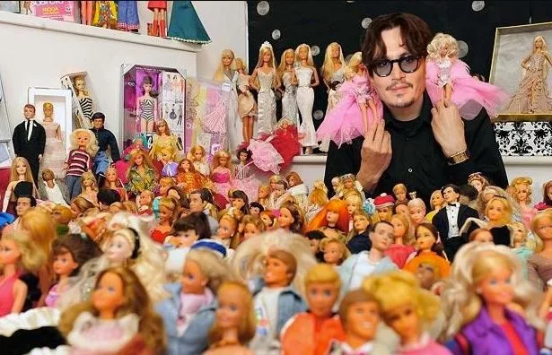 Johnny Depp colleziona Barbie