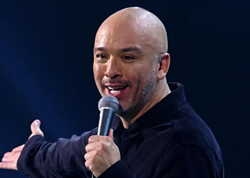 Jo Koy condurrà i Golden Globes 2024