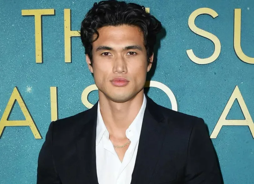 Charles Melton: “Ho mangiato fast food tutti i giorni”