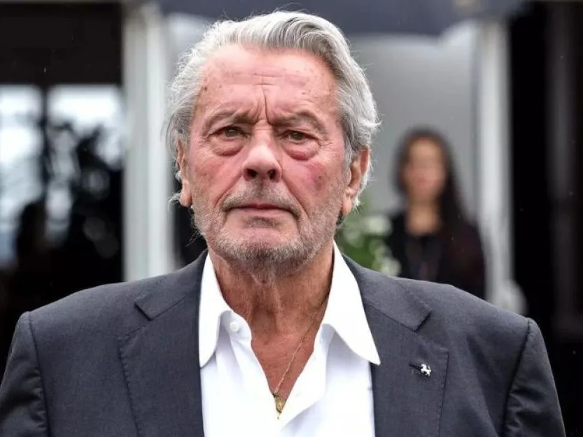 Alain Delon: in casa 72 armi e oltre 3 mila munizioni