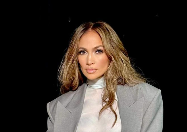 Jennifer Lopez: "Oggi mi vedo consapevole, innamorata e forte".