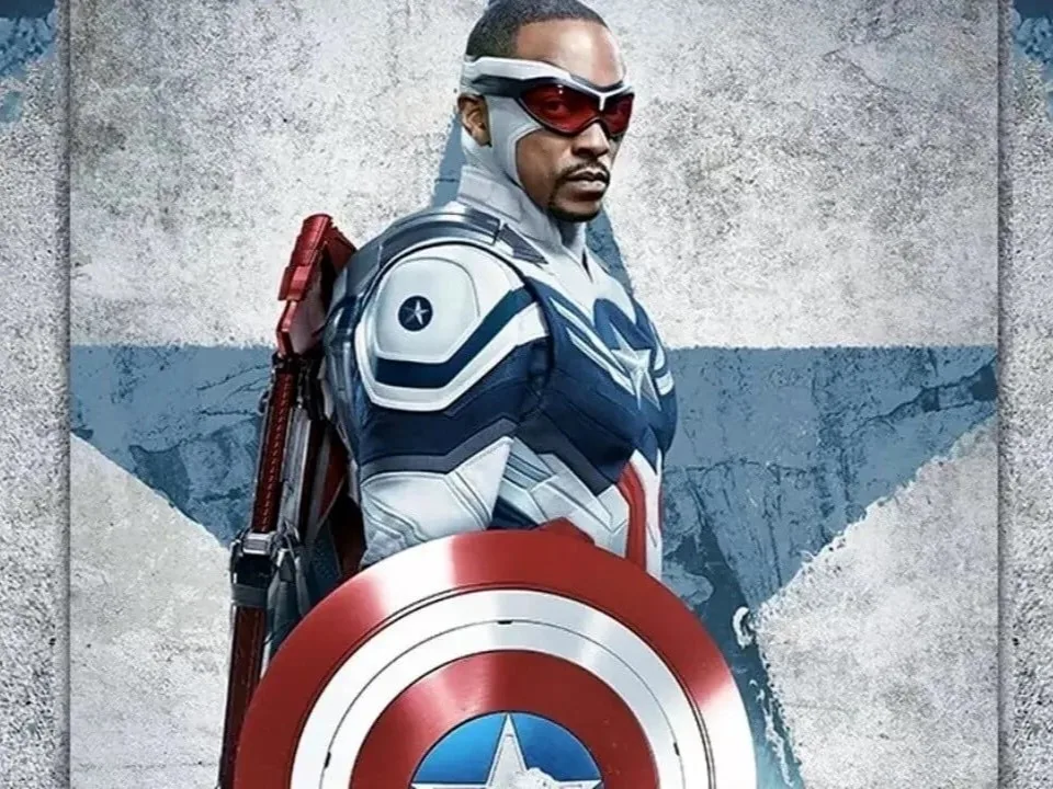 “Captain America 4”, svelato il nuovo costume di Sam Wilson