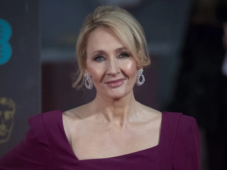 J.K. Rowling in lacrime: “I bambini danneggiati per sempre”