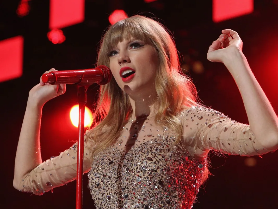 Taylor Swift al 1° posto con 1.914.000 copie vendute