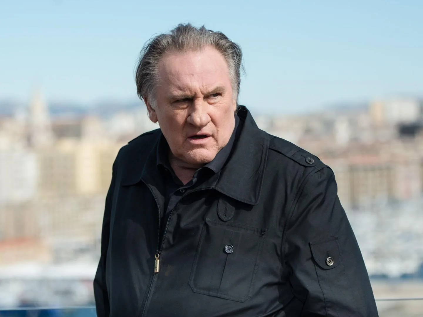 Gerard Depardieu picchia il reporter Dino Barillari