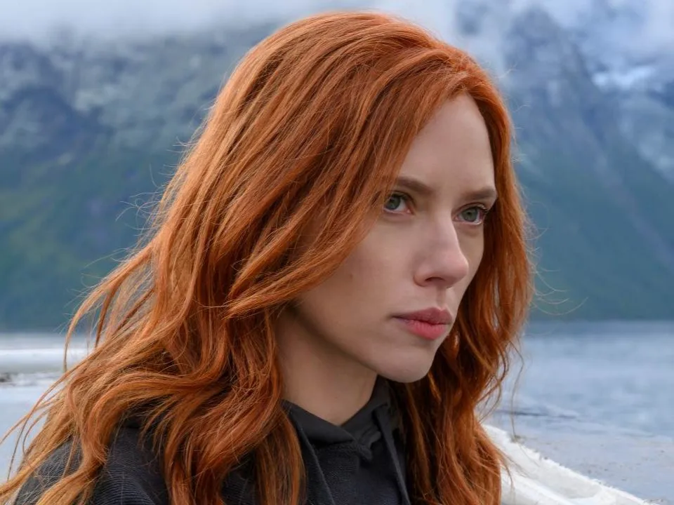 Scarlett Johansson su ChatGPT: “Hanno rubato la mia voce”