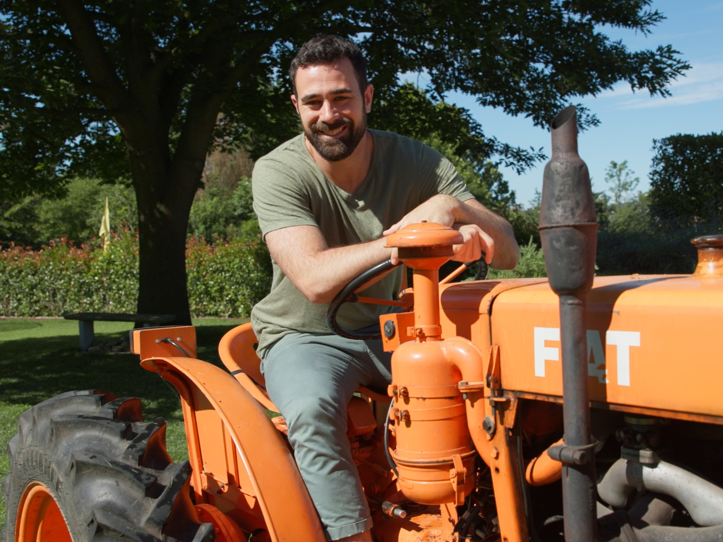 Roberto Valbuzzi torna con “Uno chef in fattoria”