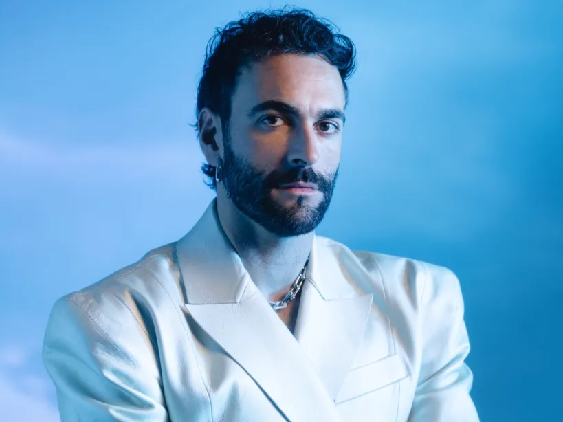 Marco Mengoni torna con “Mandare tutto all’aria”